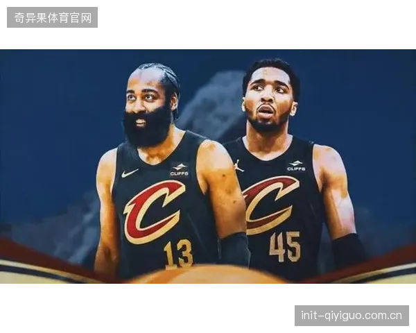 哈登在骑士队中调整角色，减少球权占有提升组织效率。